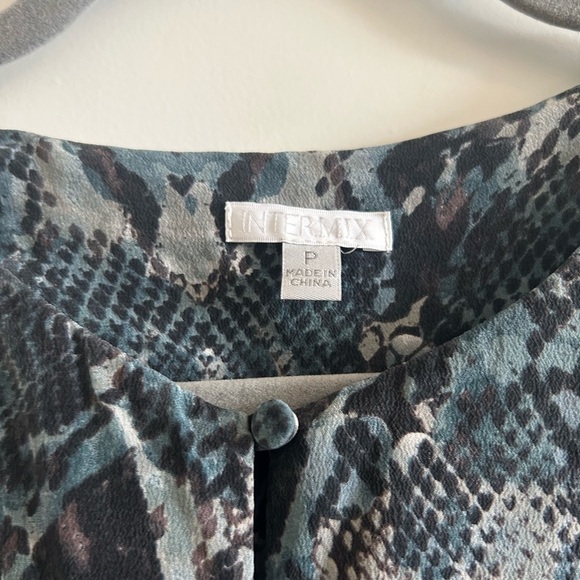 Intermix Silk Floral Printed Romper Size P - Picture 3 of 6